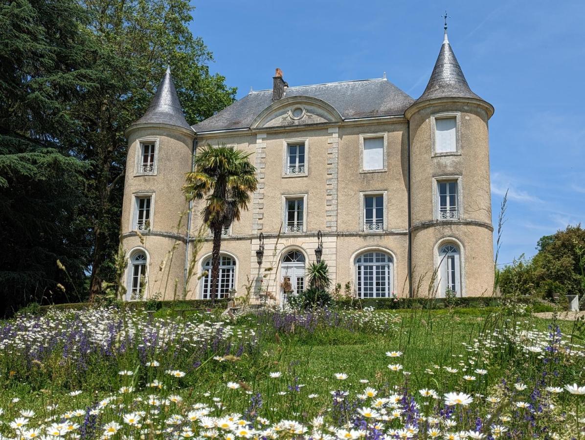 Chateau De Lavaud Montbron Extérieur photo