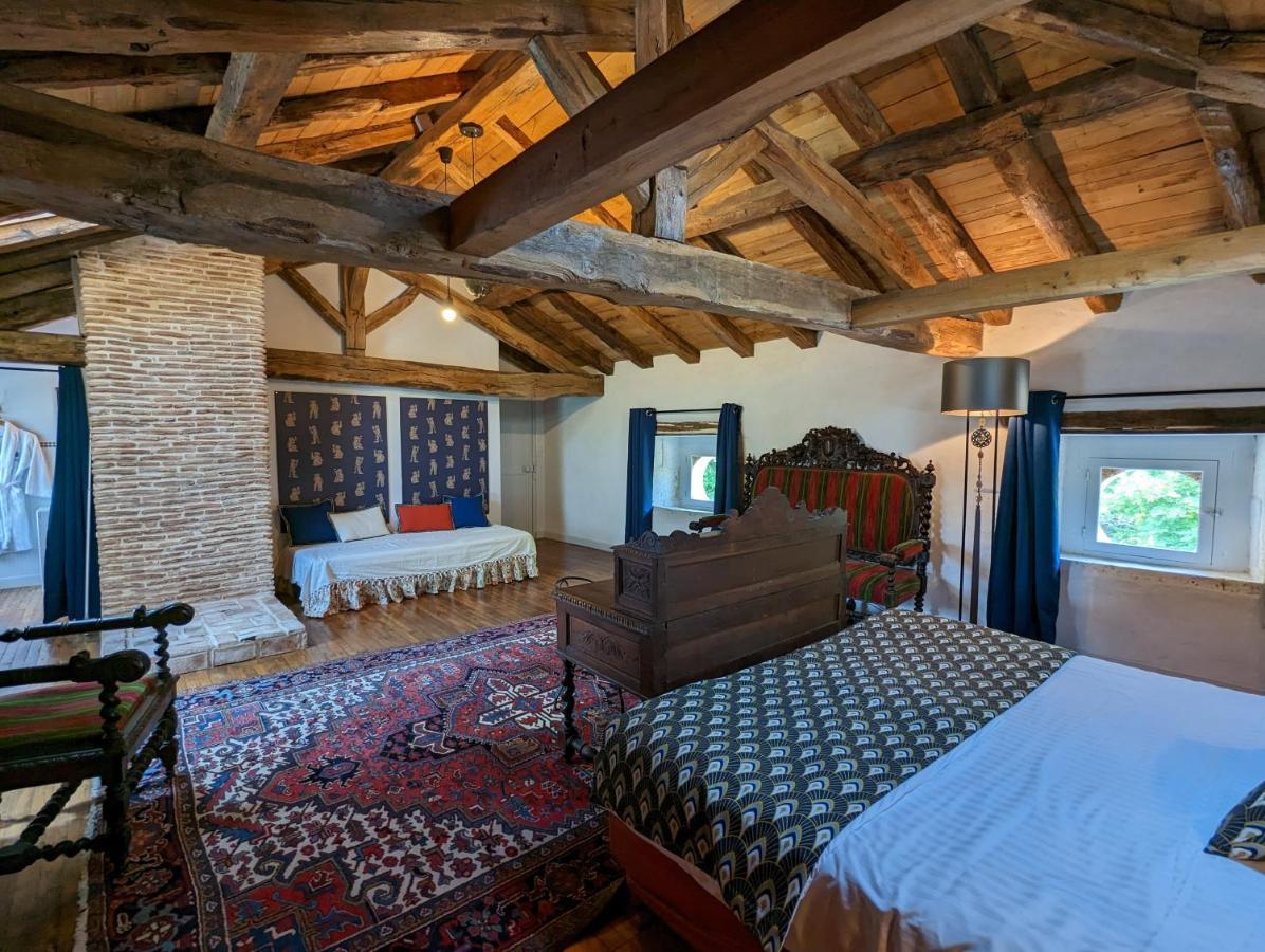 Chateau De Lavaud Montbron Extérieur photo